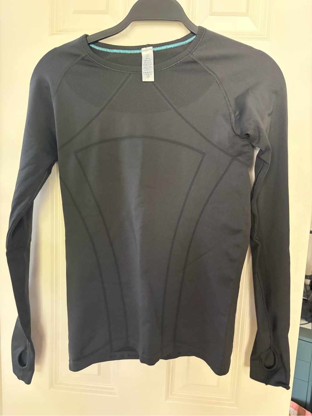 EUC Lululemon Ivivva Black Seamless Long-Sleeve SwiftyTop